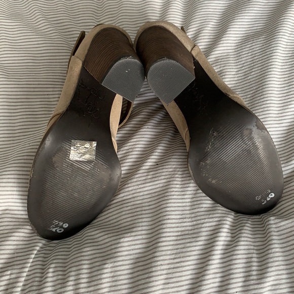 Jessica Simpson Beige suede ankle boots - Picture 5 of 5